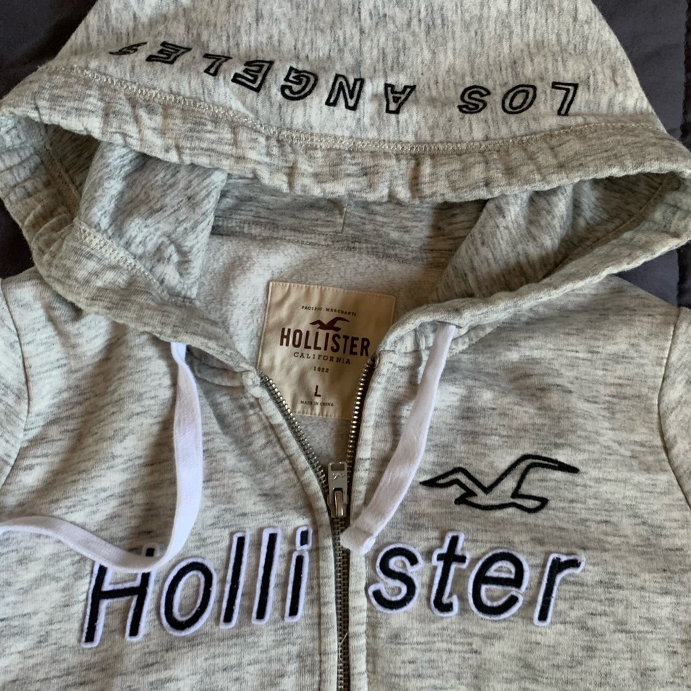 Hollister hoodie - Picture 2 of 5